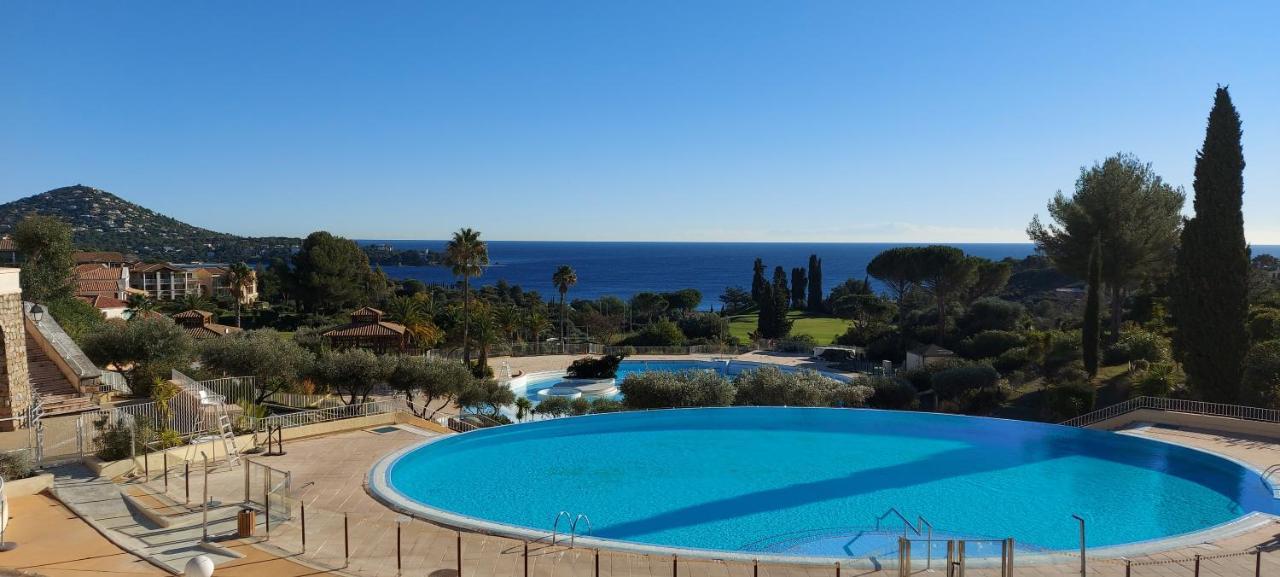 Saint-Raphael- Vue Mer Et Massif De L'Esterel Exterior foto
