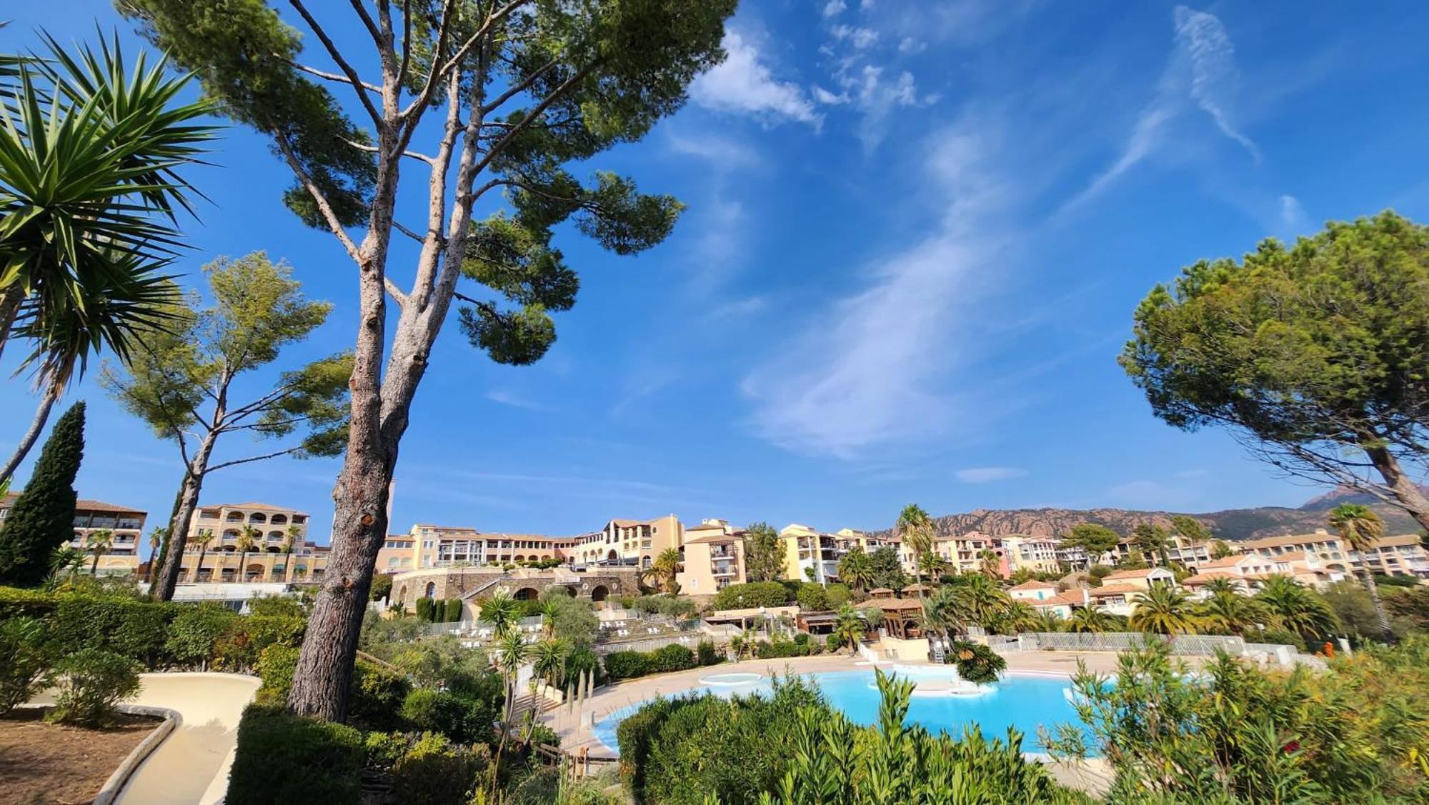 Saint-Raphael- Vue Mer Et Massif De L'Esterel Exterior foto