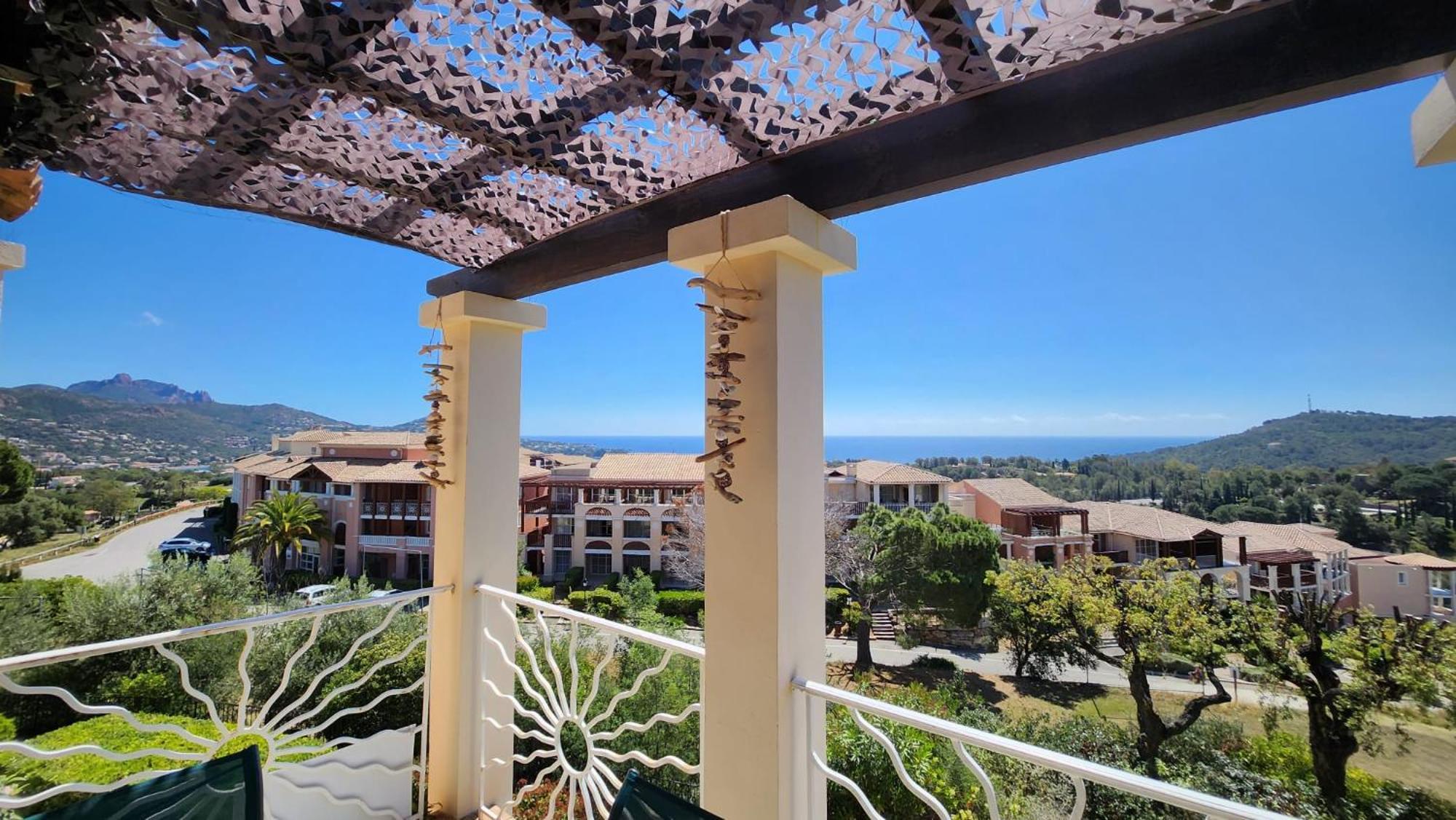 Saint-Raphael- Vue Mer Et Massif De L'Esterel Exterior foto